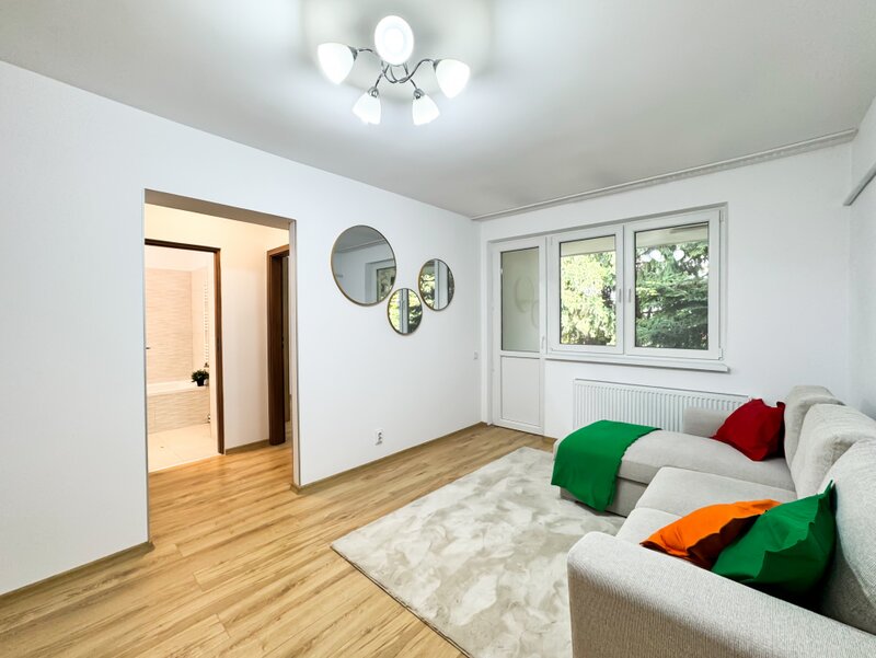 Timpuri Noi - 2 camere complet renovate, gata de mutat