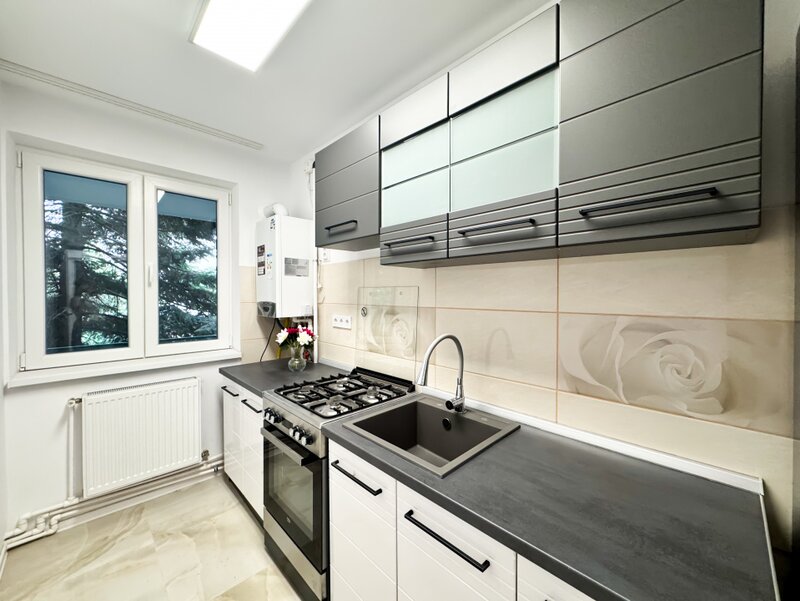 Timpuri Noi - 2 camere complet renovate, gata de mutat